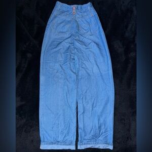 Vintage Lee’s Gossip Jeans
-Size W25x31L